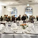 绍姆堡酒店