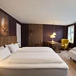 Schaumburg Hotel 4*