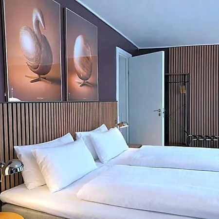 Schaumburg Hotel