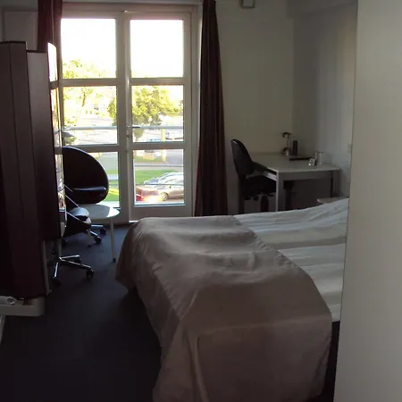 ホテル Schaumburg 4*