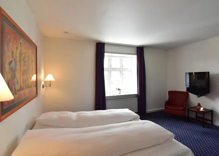 Schaumburg Hotel