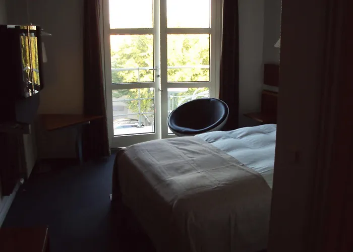 Schaumburg Hotel 4*